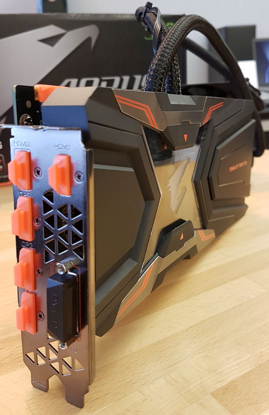 AORUS GeForce GTX 1080 Ti Waterforce Xtreme Edition