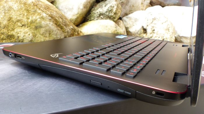 ASUS G551JW gaming notebook