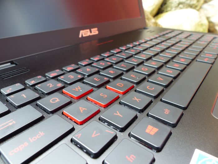 ASUS G551JW gaming notebook