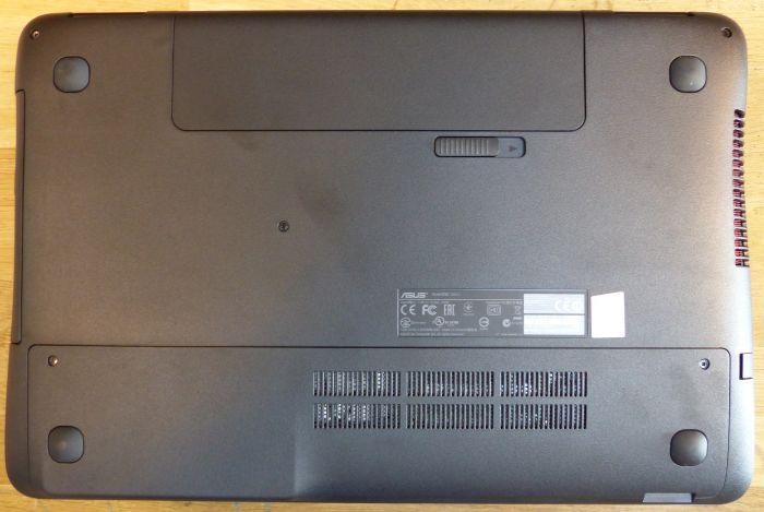 ASUS G551JW gaming notebook
