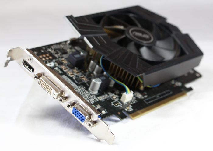 ASUS GeForce GTX 750 -  CANON EOS 700D + CANON EF-S Lens 18-135mm f/3.5-5.6 IS STM