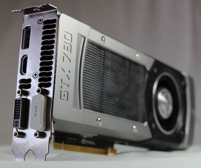 EVGA GeForce GTX 780 - CANON EOS 700D + CANON EF-S Lens 18-135mm f/3.5-5.6 IS STM