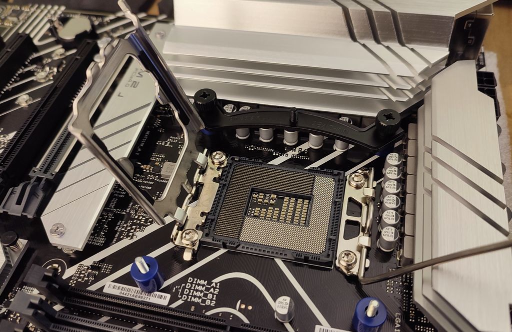 Noctua NH-U12S chromax.black mounting - PRIME Z690 motherboard