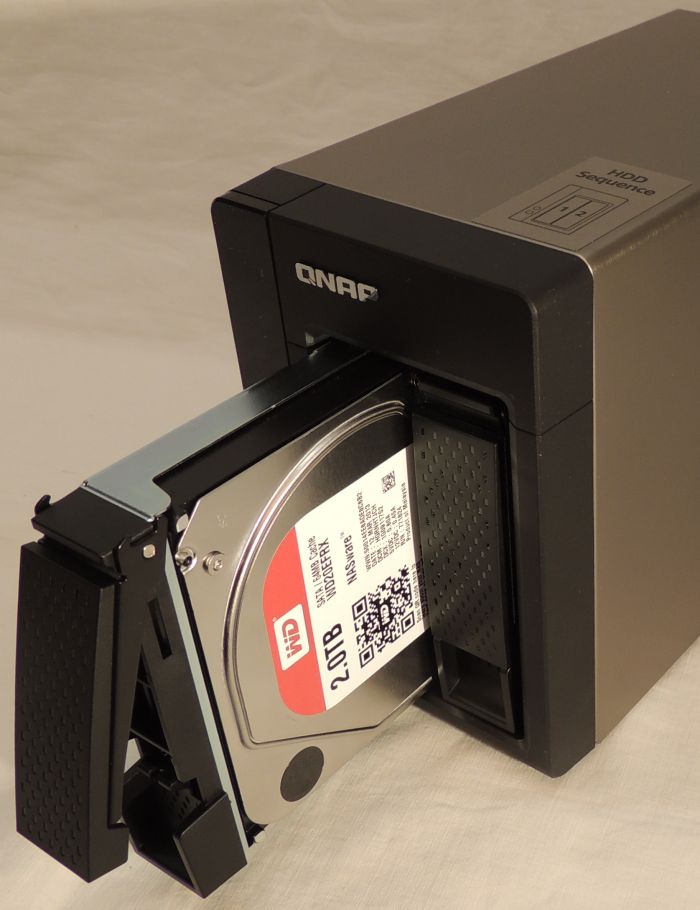 Qnap TS-221 NAS