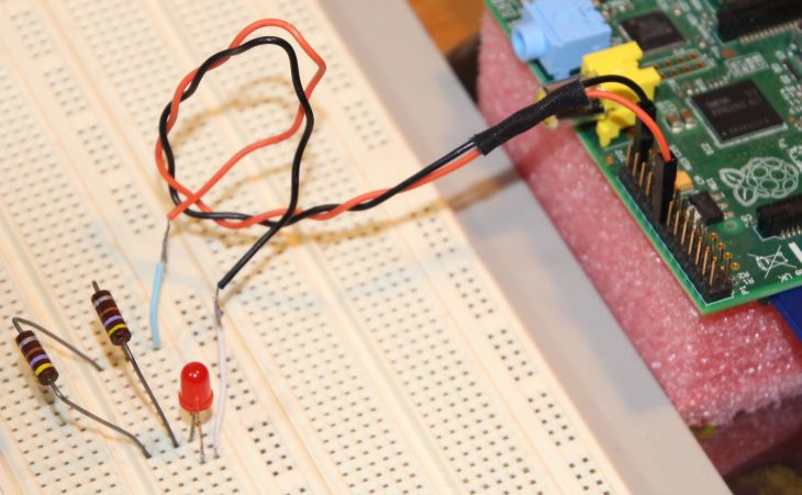 Raspberry Pi: Simple LED + resistor circuit connected on pin 23