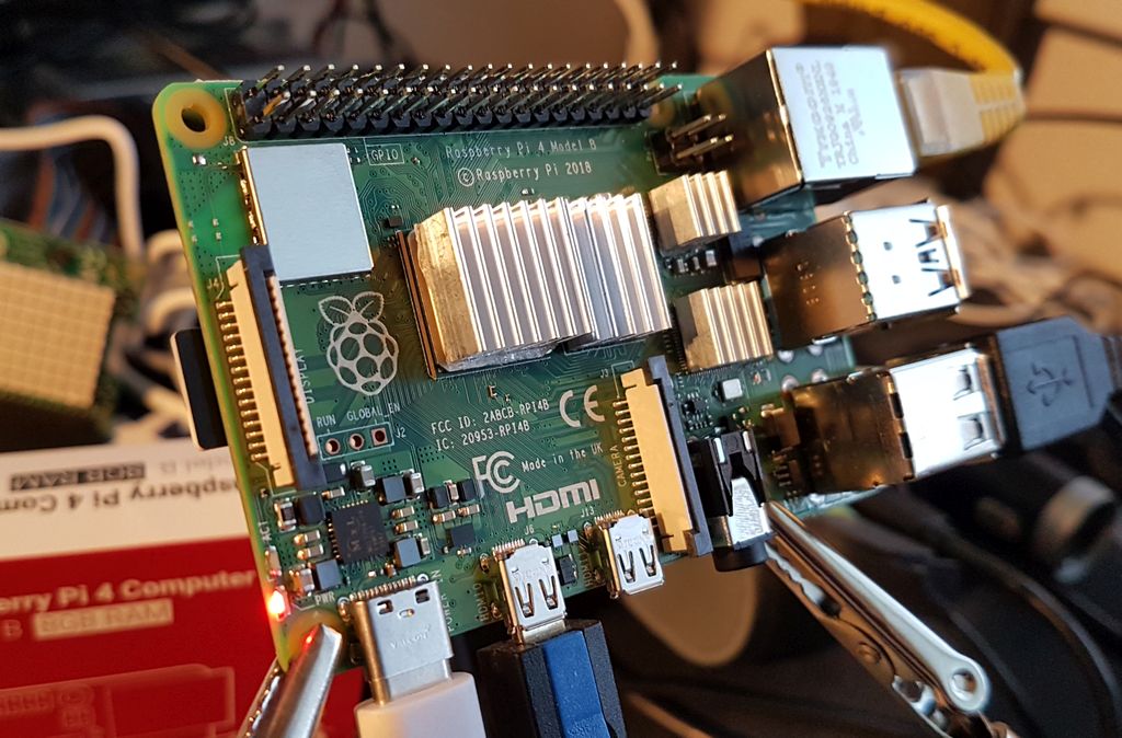 Raspberry Pi 4 8GB + heatsinks