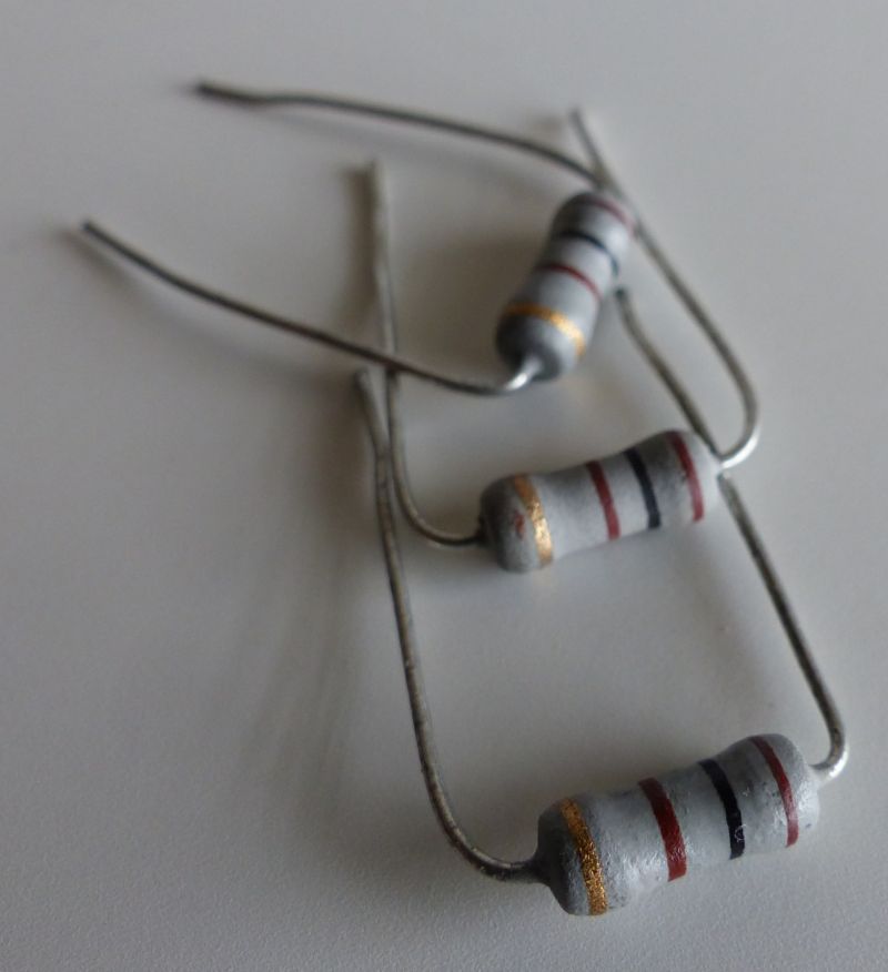 100 ohms resistors