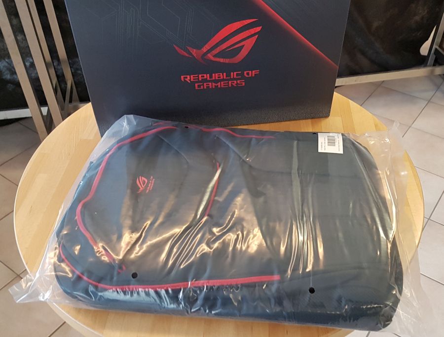ASUS ROG Strix GL703G SCAR Edition Gaming Notebook - backpack