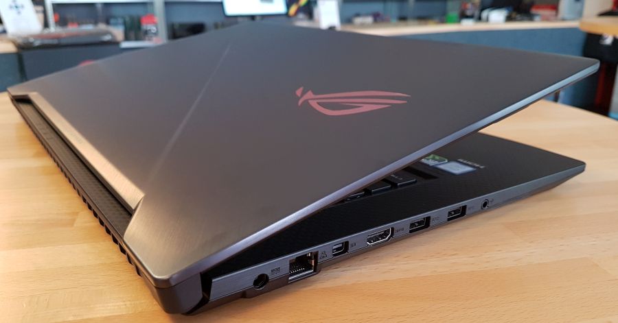 ASUS ROG Strix GL703G SCAR Edition Gaming Notebook