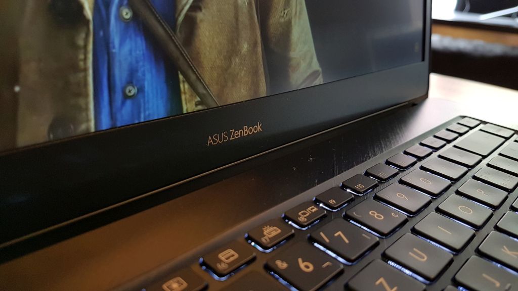 ASUS ZenBook Pro UX580G - Notebook with ScreenPad